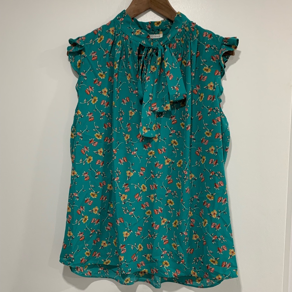Violet + Claire Floral Top with Tie
